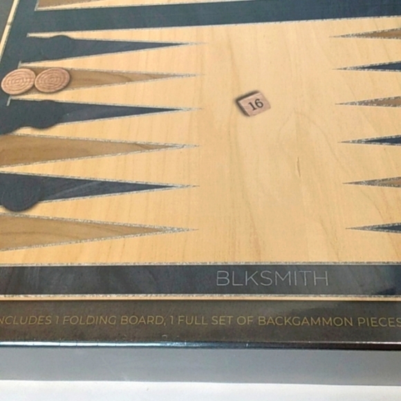 BACKGAMMON BOARD GAME SET FAMILY NIGHT ENTERTAINMENT GAME SIZE OS NWT - Picture 4 of 4